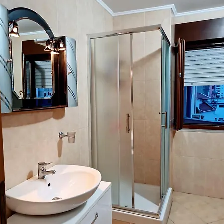 Center In Center Apartment *